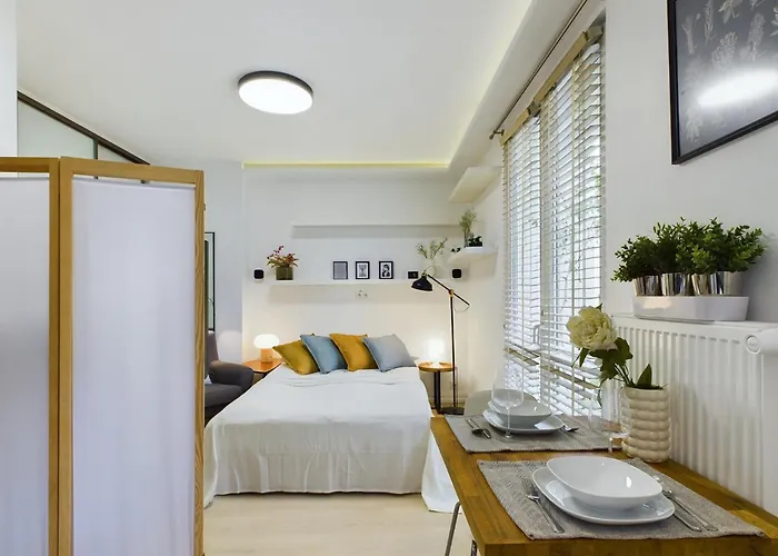 Comfortable Studio For 2 People With Bathtub And Balcony In Warsaw By Noclegi Renters