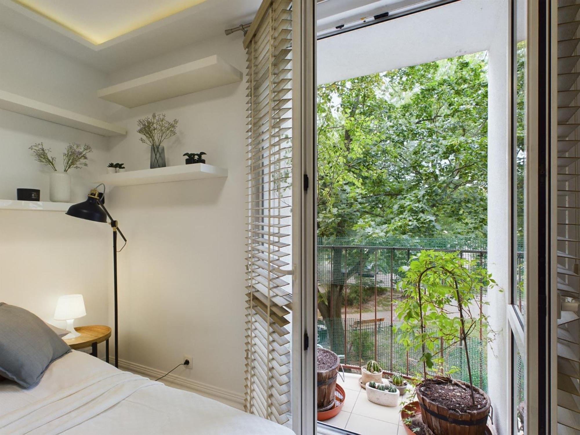 Comfortable For 2 People With Bathtub And Balcony In By Renters Apartment Warsaw