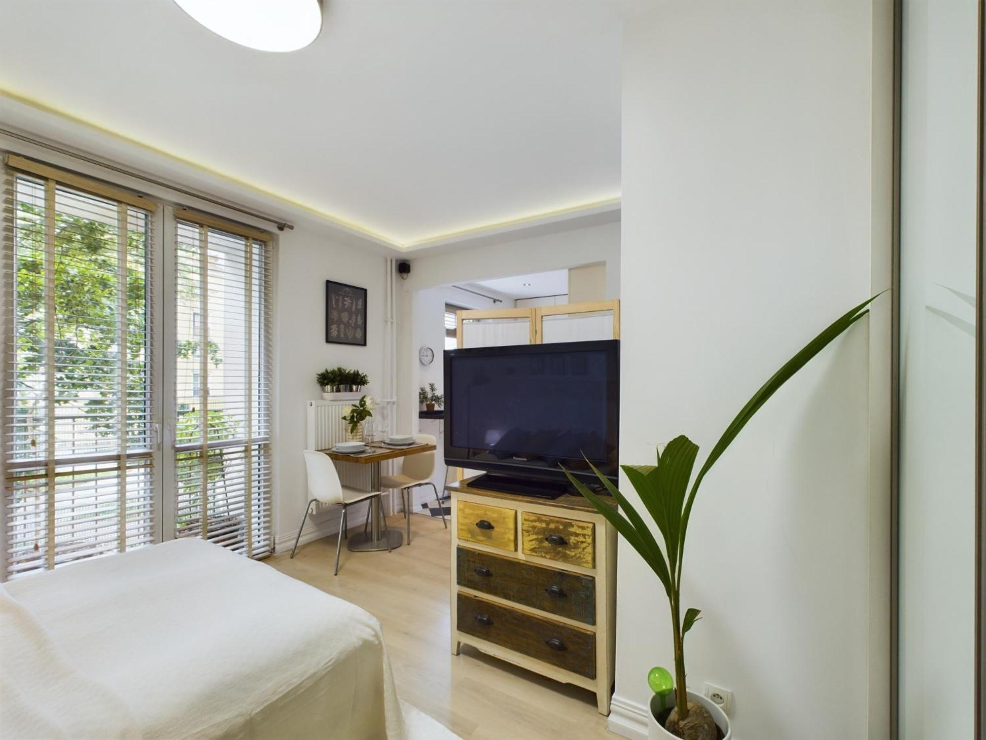 Apartment Comfortable For 2 People With Bathtub And Balcony In By Renters Warsaw