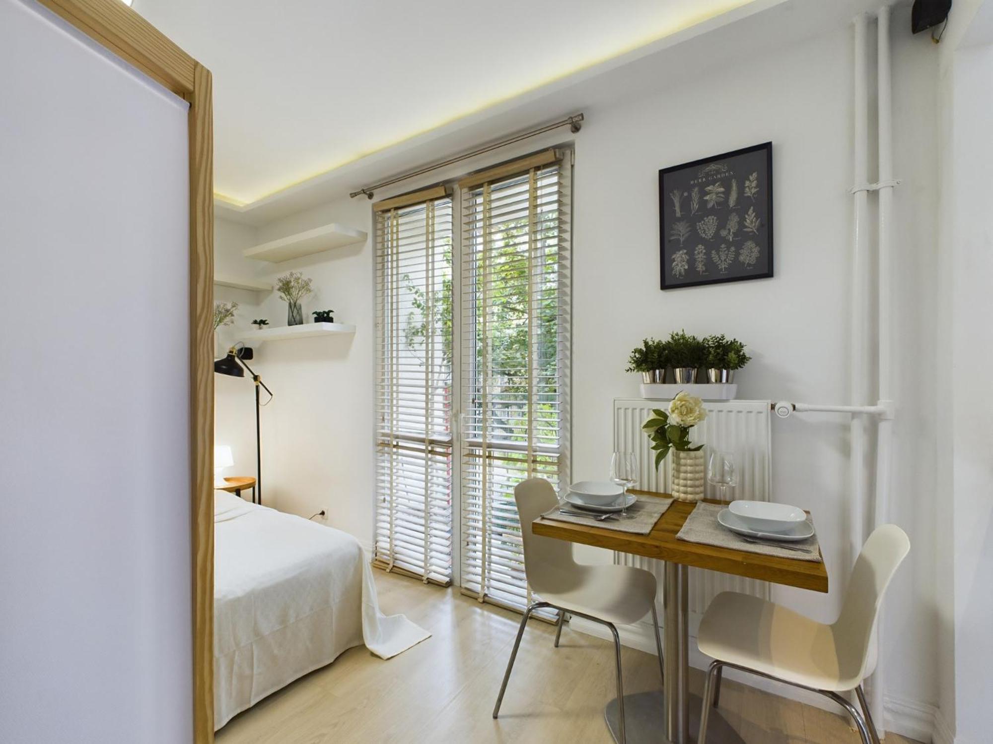 Apartment Comfortable For 2 People With Bathtub And Balcony In By Renters