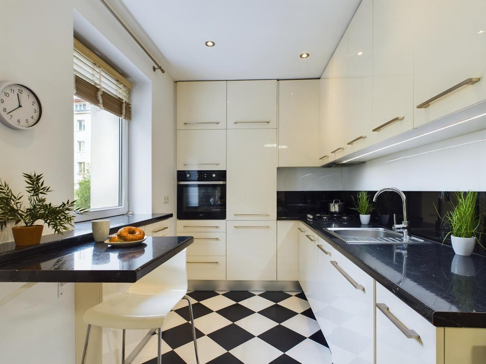 Apartment Comfortable For 2 People With Bathtub And Balcony In By Renters *