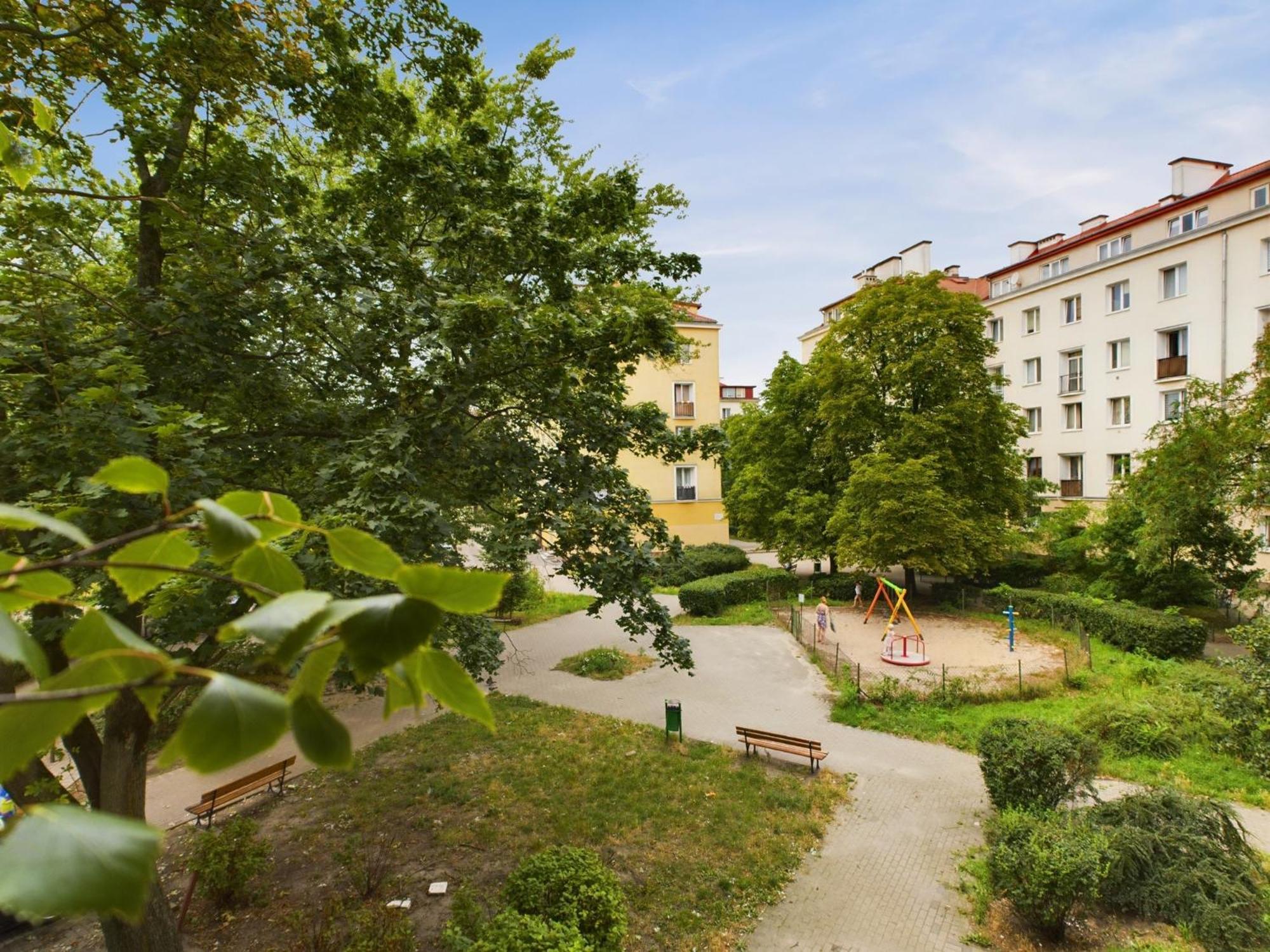 Comfortable For 2 People With Bathtub And Balcony In By Renters Apartment Warsaw
