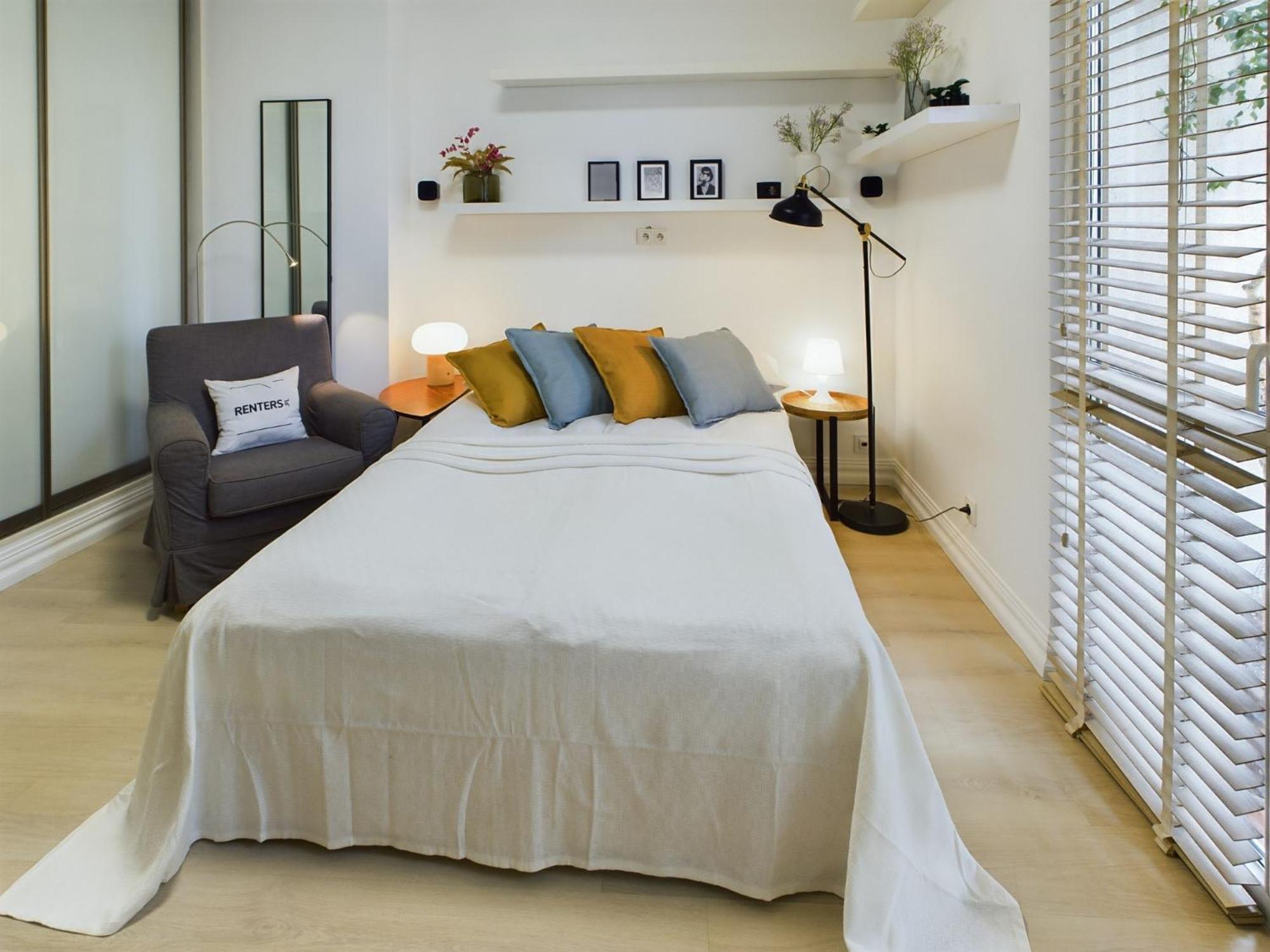 Apartment Comfortable For 2 People With Bathtub And Balcony In By Renters Warsaw
